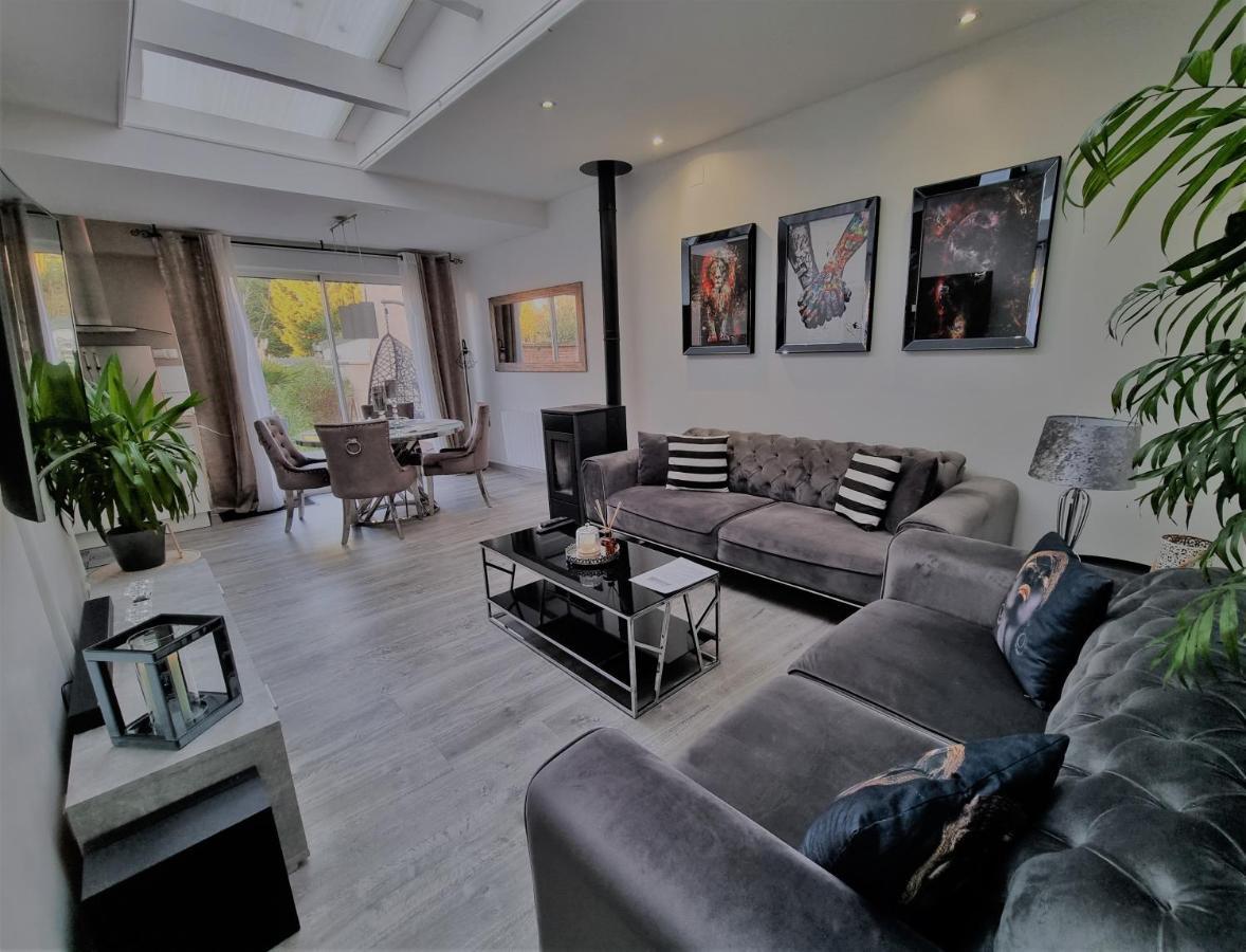 Oasis Citadine Terrasse Intime Jardin Privatif En Plein Centre Ville 70M2 Cambrai Eksteriør bilde